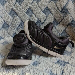 Nike Dynamo Free Size 9C